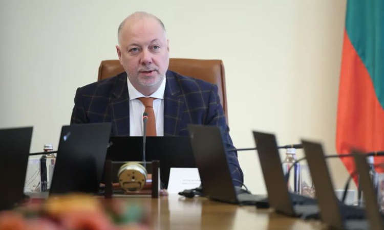Премиерът Желязков за пожара в Кочани: Ще обявим утрешния ден за национален траур като израз на солидарност