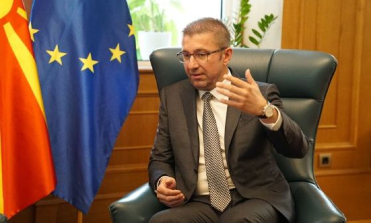 Мицкоски: Ще завършим преговорите като македонци, с идентичност и език