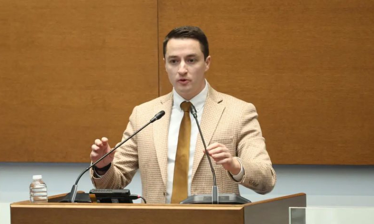 Божанков отговори на Асен Василев, който го нарече &quot;партиен номад&quot;