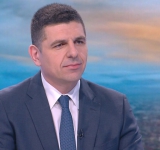 Ивайло Мирчев за самолета с Фон дер Лайен: Притеснително - властта не знае какво се случва в България