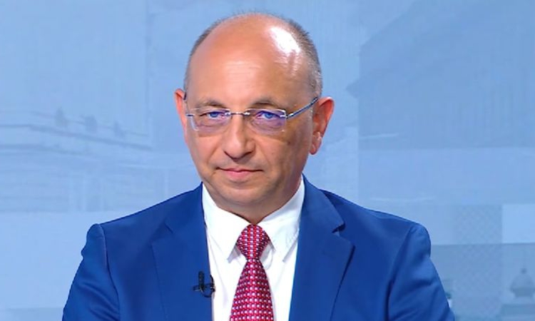 За тревожно финансово положение алармира Николай Василев: кодът е &quot;тъмночервено&quot;