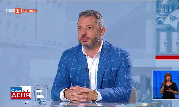 Делян Добрев: Препоръчвам на ПП рев, тръшкане и сръбска музика