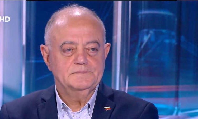 Атанас Атанасов: Назначиха Румен Спецов за счетоводител в „Лукойл“