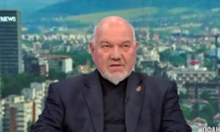 Проф. Александър Маринов: Румен Радев не разчита на тези протести
