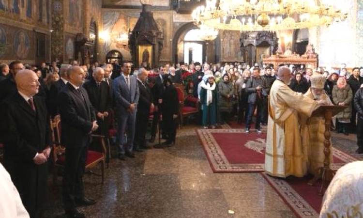 Радев: Народът ни високо цени призванието на патриарх Даниил да укрепва духовния мир