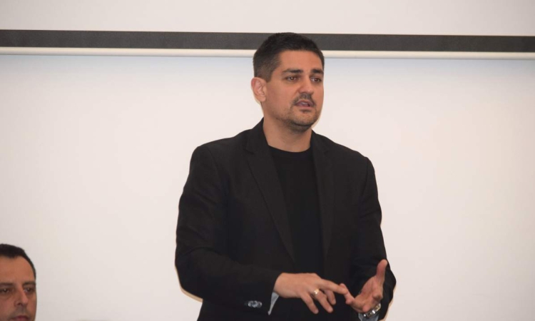 Радостин Василев за оставката на кабинета: Пеевски не знаеше какво ще се случи днес