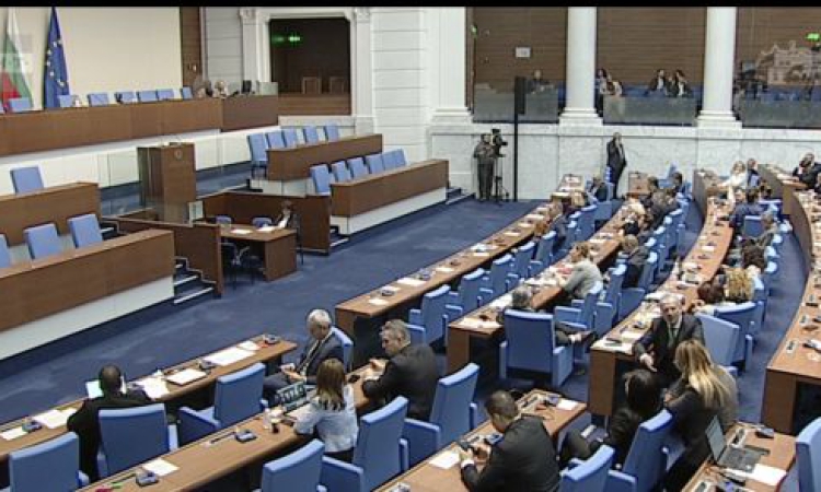 Извънреден брифинг на ГЕРБ, а не гласуване на вота на недоверие