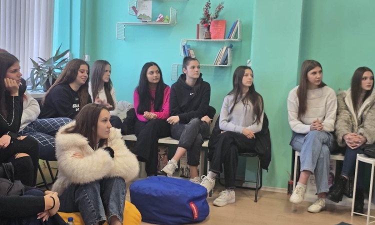 Бактерията легионела дебне в недобре загрятата вода в бойлера, а салмонела  се открива  и в марулите