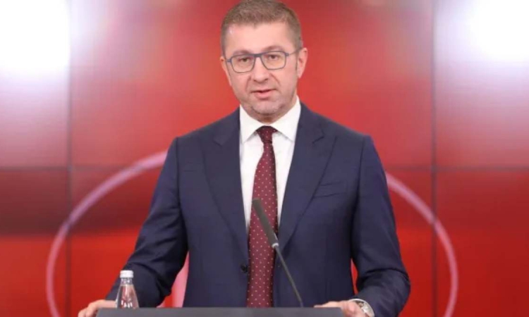 Мицкоски отново атакува България