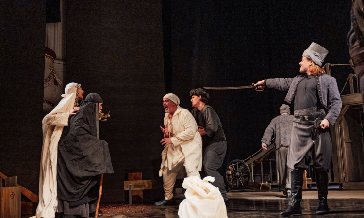 Епичният спектакъл „Време разделно“ гостува за първи път в Пловдив 