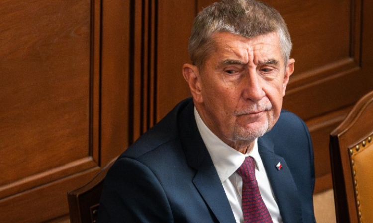 Бабиш: Чехия тайно отпуснала на Украйна 706 млн. евро за въоръжение