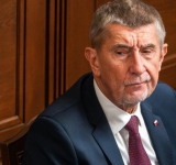 Бабиш: Чехия тайно отпуснала на Украйна 706 млн. евро за въоръжение