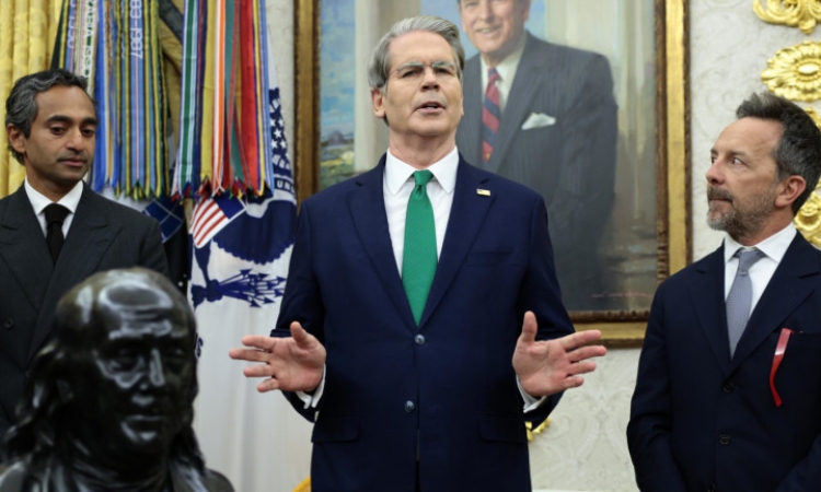 Скот Бесент: Европа е слаба и това налага САЩ да вземат Гренландия