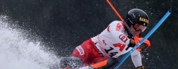 Алберт Попов в топ 20 на нощния слалом в Шладминг