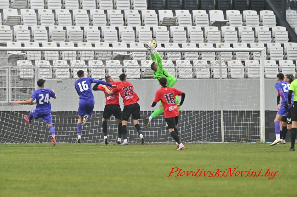 Локомотив играе в събота последната си контрола от подготовката