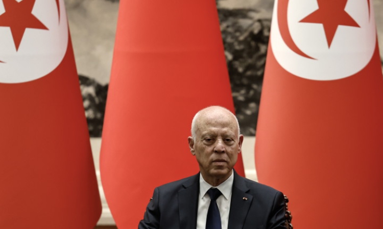 Президентът на Тунис удължи извънредното положение в страната с 11 месеца