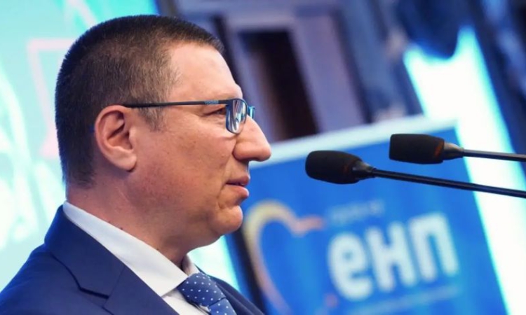 Студентите искат оставката на Сарафов