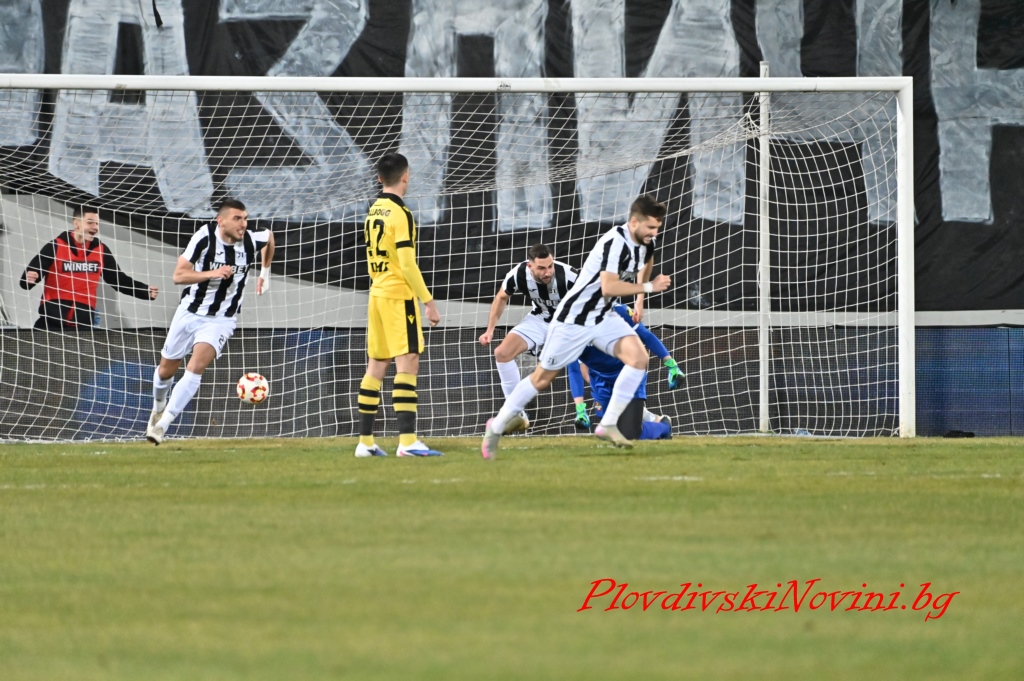 Локомотив с трудно гостуване в Разград