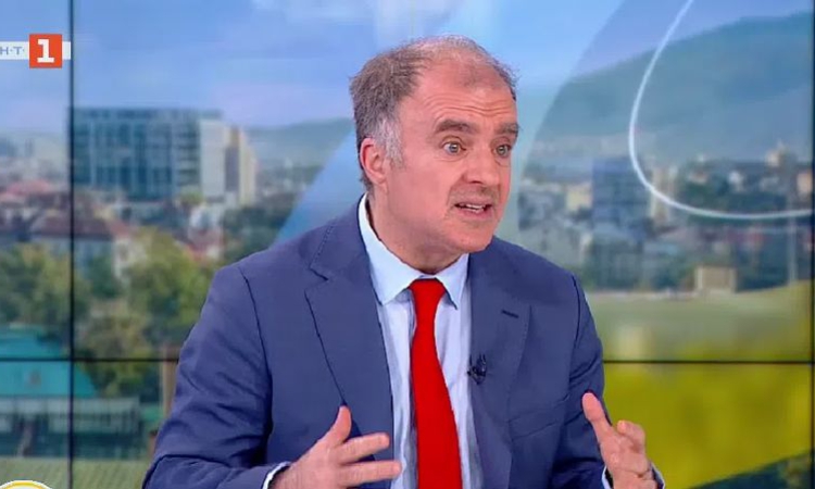 Министърът на културата: Пари има, но не стигат, защото се разпределят по абсурден начин