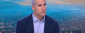 Премиерът Гюров: Ако корупцията изяжда парите за ремонти на пътищата, това е кражба на животи