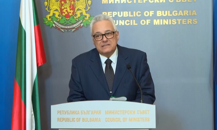 МВнР: Иран изпрати нота заради американските самолети на летището, но повод за тревога няма