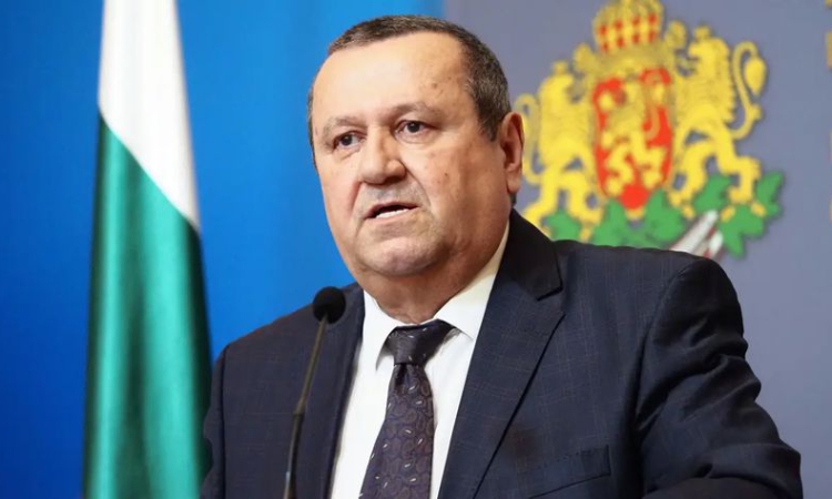 Държавата разкрива 15 000 работни места за безработни и хора над 55 години