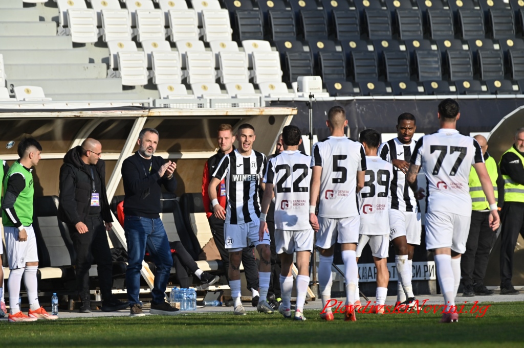 На живо: Локомотив Пд - Локомотив Сф 0:0