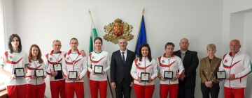 Министър Илиев награди медалистите от Европейското първенство по стрелба с лък