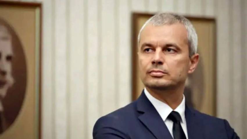 Костадинов със сигнал до прокуратурата срещу „Америка за България“