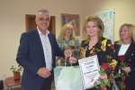 Кметът Димитър Иванов подари 80 рози на дамите в Община Марица и връчи награди