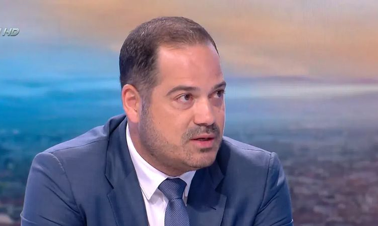 Калин Стоянов: Демерджиев лъже, че новите лични документи са били условие за приемането ни в Шенген