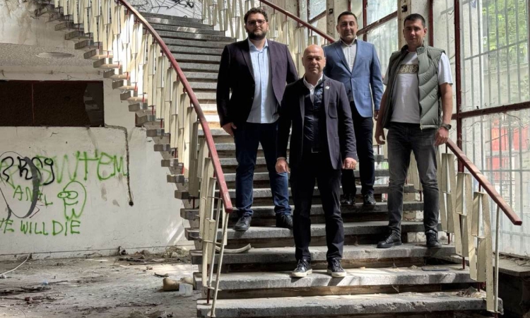Кметът Костадин Димитров: Започваме възраждането на емблематичното кино „Космос”