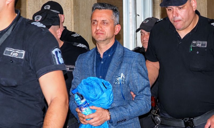 Съдът пак ще гледа мярката на шефа на митницата в Пловдив