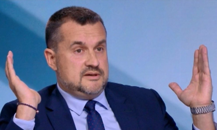 Калоян Методиев за управлението: Ту-ту религиозен туризъм