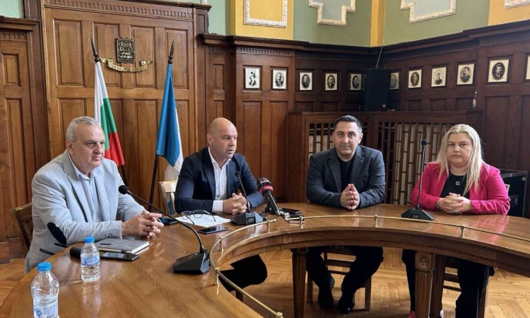 Отлагат новите такси за паркиране в Стария град