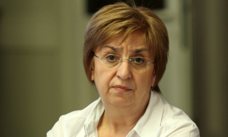 Екатерина Михайлова: Къде другаде има референдум в 12 без 5?