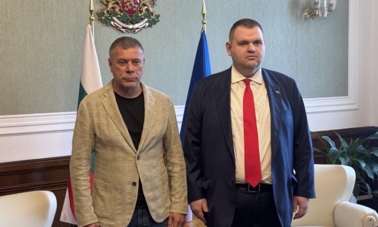 И кметът на Горна Оряховица се присъедини към ''стратегията'' на Пеевски