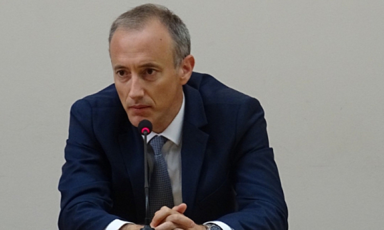 Просветният министър: Тежките програми демотивират учениците и те научават доста по-малко