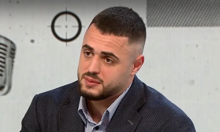 Карлос Насар подготвя спектакъл за живота си