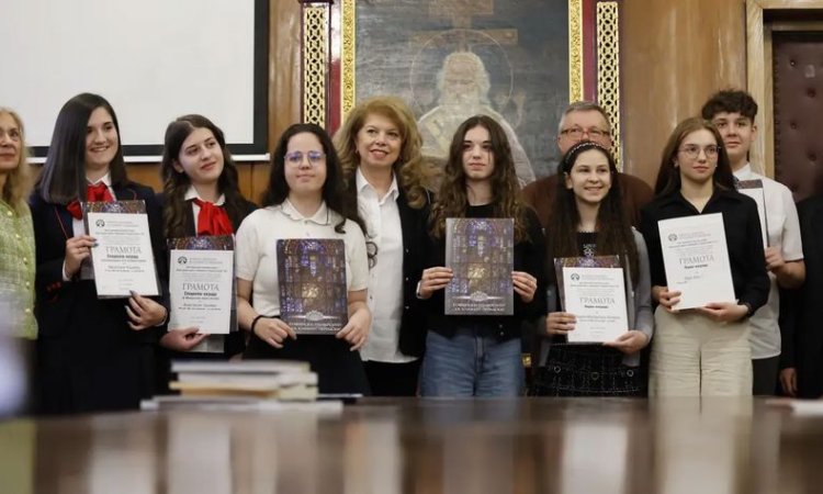 Илияна Йотова: Живеем във време, изпълнено с противоречия