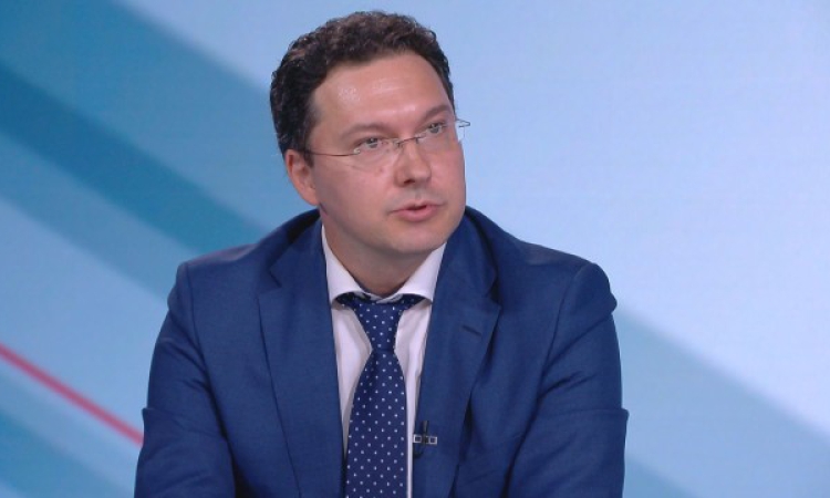 Даниел Митов: Доживотно отнемане на книжките за шофьори, употребили алкохол над 1,2 промила