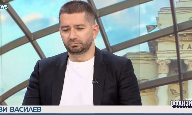 Слави Василев: Президентът успя да мобилизира правителството и обществото, за да се заговори за ефектите от приемането на еврото