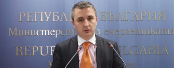 Александър Николов за хосписите: Ние убиваме децата си на пътя, а родителите, бабите и дядовците си връзваме и бием до смърт