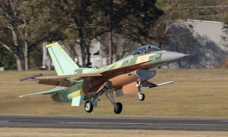 Адмирал Ефтимов: Пилотите на F-16 минават комплексна и трудна подготовка в САЩ