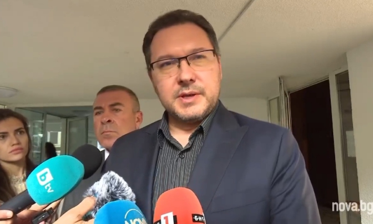 Даниел Митов освободи шефа на полицията във Варна