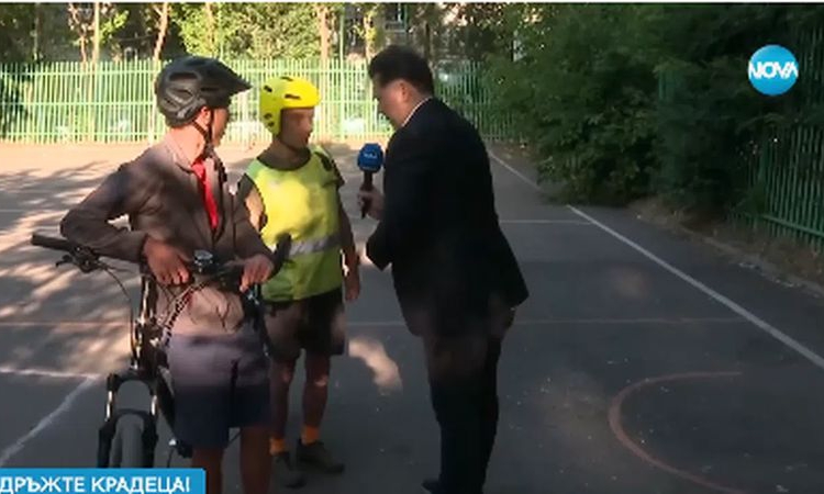 Върнаха велосипеда на незрящия ултрамаратонец Виктор Асенов
