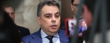 Асен Василев: Подкрепяме исканията на лекарите, средства – има