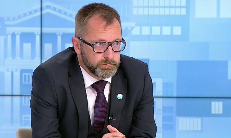 Шефът на АПИ: Не мога да преценя дали се краде от парите за ремонти на пътищата