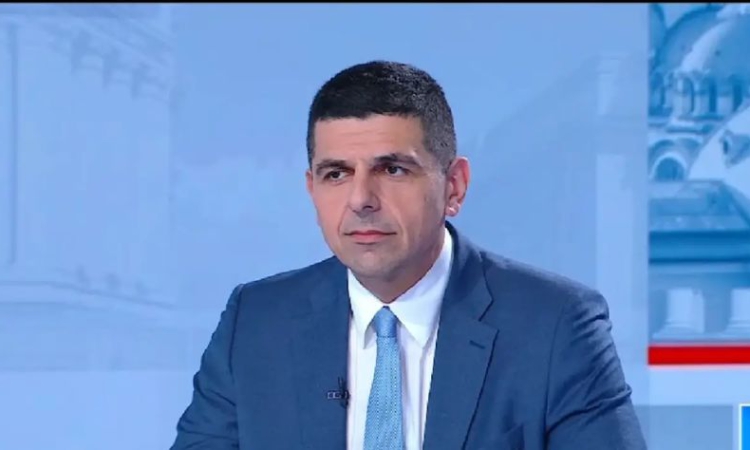 Ивайло Мирчев: Бойко Борисов става обикновен рекламен агент на новите държавни Лафки на Пеевски