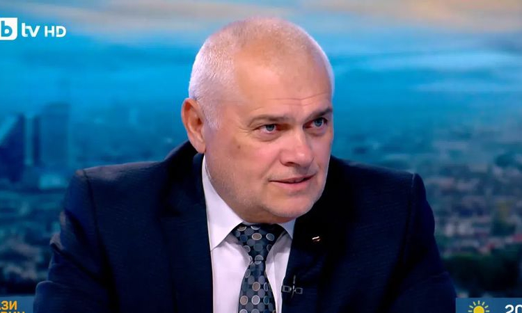 Бивш МВР шеф коментира обиските на български оръжейни фирми